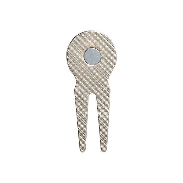 Golf-Hat-Clip-w-Ball-Marker-1.jpg